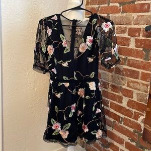 HONEY PUNCH black embroidered floral design romper XS